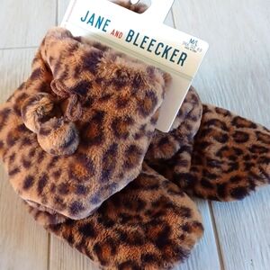 Jane and Bleecker Faux Fur Slipper Socks leopard size 8-9